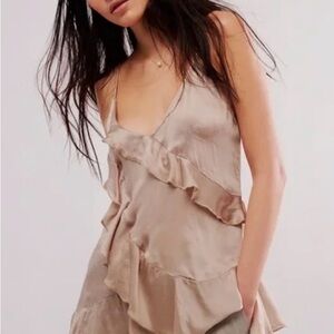 Free people shake your love tank top
B1